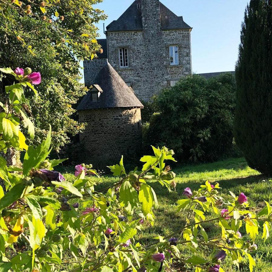 Château d'Isigny chambres d'Hôtes de charme près du Mont-Saint-Michel et de la Bretagne Esterno foto